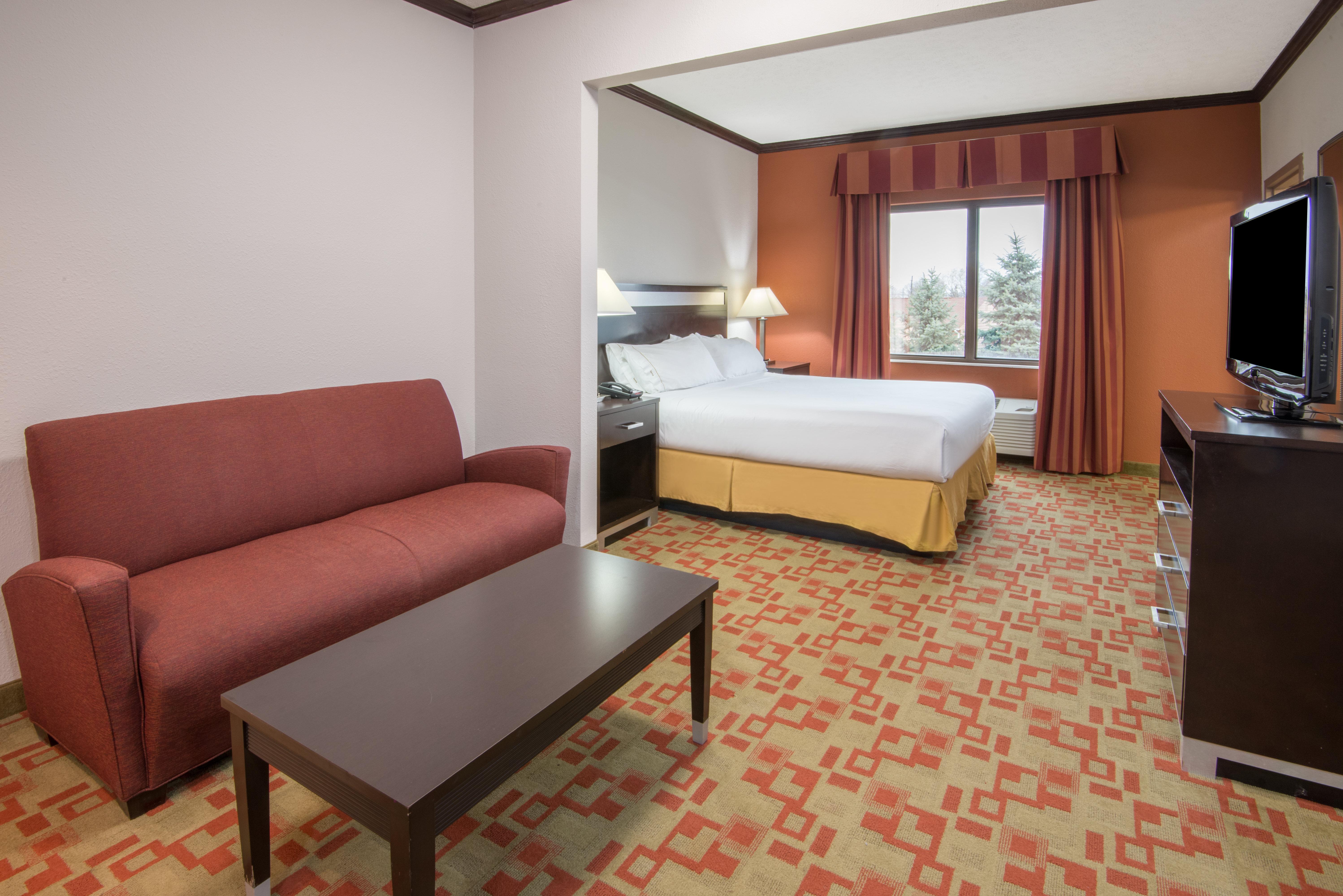 Holiday Inn Express Cleveland Airport - Brook Park By Ihg Exterior foto