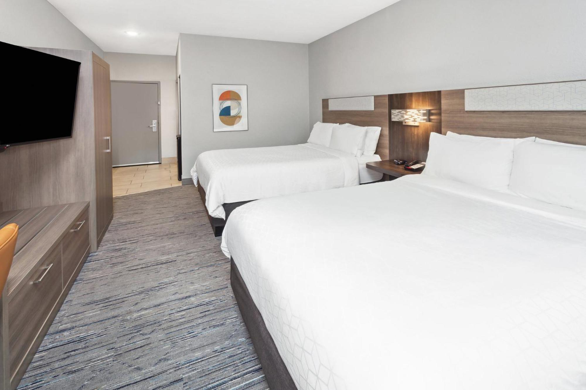 Holiday Inn Express Cleveland Airport - Brook Park By Ihg Exterior foto