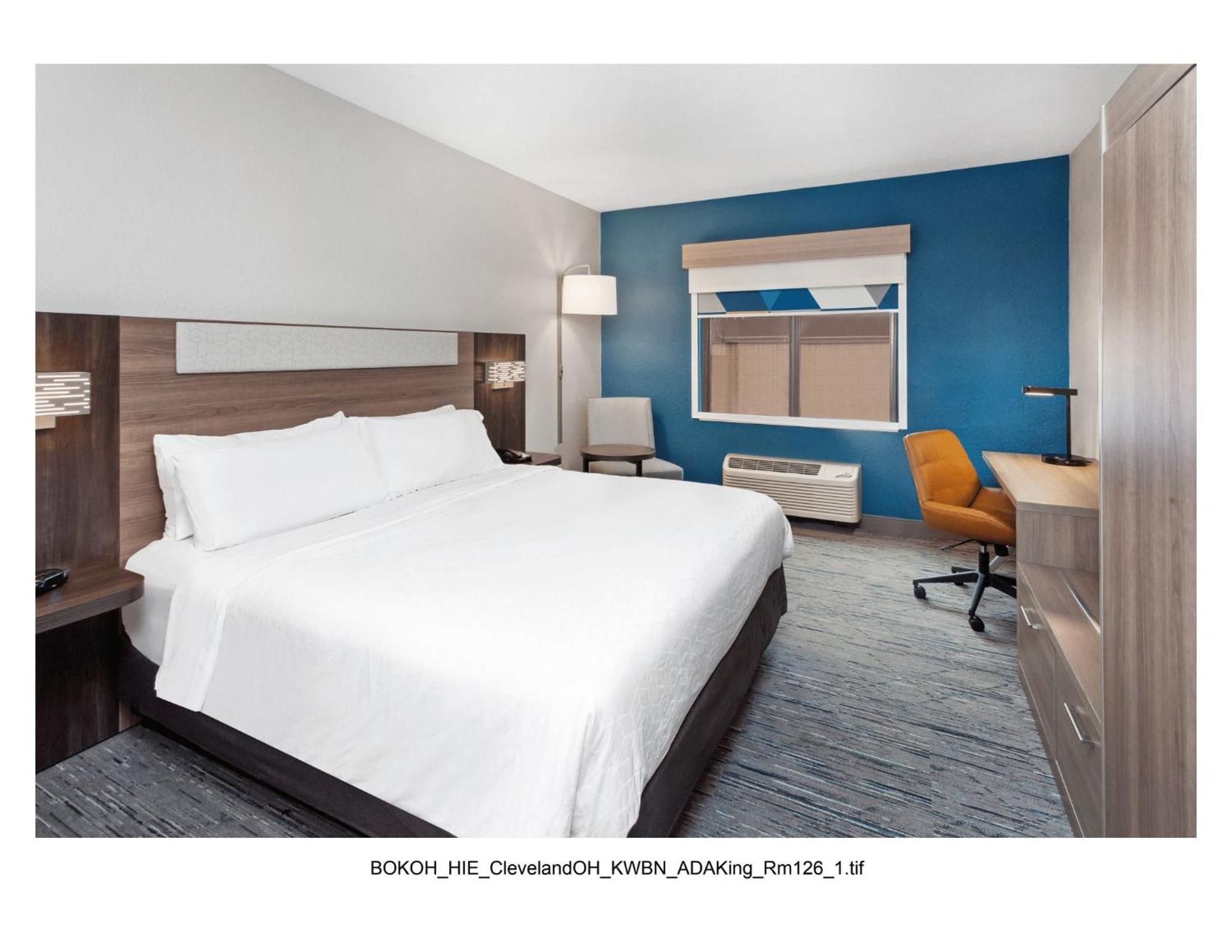 Holiday Inn Express Cleveland Airport - Brook Park By Ihg Exterior foto
