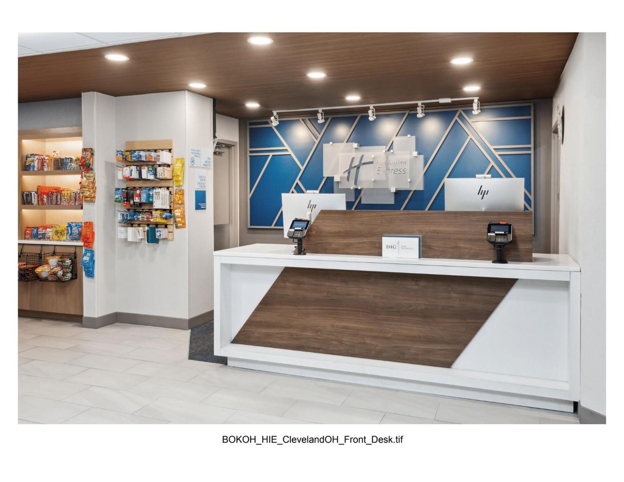 Holiday Inn Express Cleveland Airport - Brook Park By Ihg Exterior foto